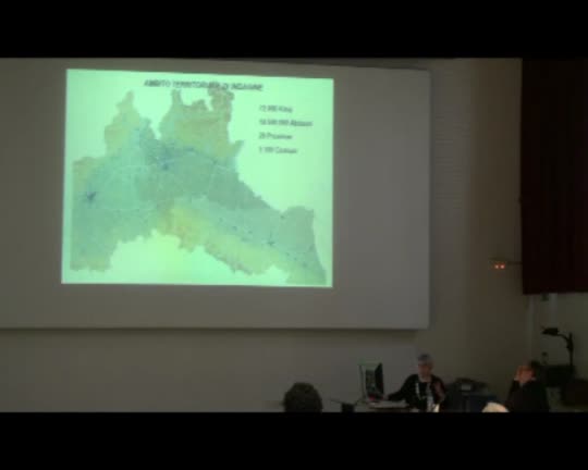 Dispersione e polarizzazione del commercio nella riorganizzazione dello spazio regionale: Il caso de la Padania