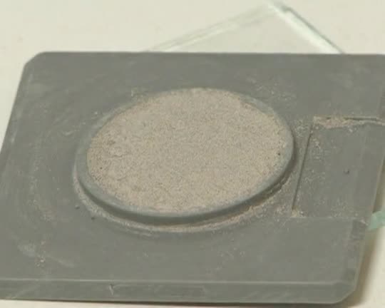Caracterització per DRX d'un ciment d'aluminat de calci