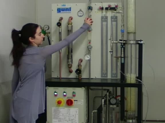 Absorció de gasos en planta pilot: 3. Experiment per mesurar les pèrdues de pressió amb aire i aigua