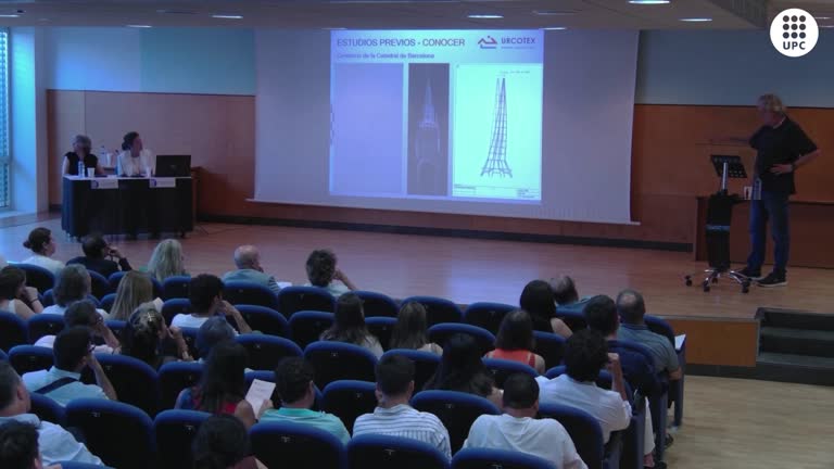 Acte acadèmic de lliurament de diplomes, distincions i premis del curs acadèmic 2024-2025