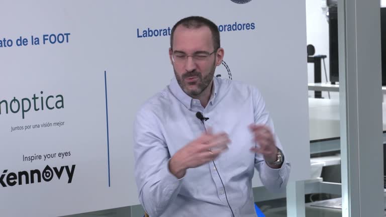 Micrófono abierto con los laboratorios de contactología: Alcon, Baucsh+Lomb y Conóptica