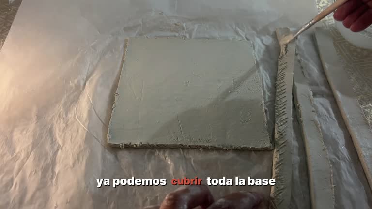 Manos que ven. Elaboración de manualidades y artesanías